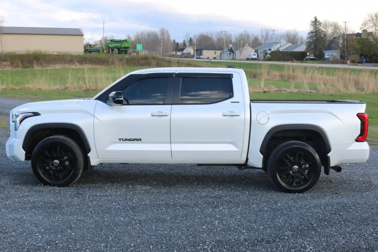 Toyota Tundra снимка Toyota Tundra