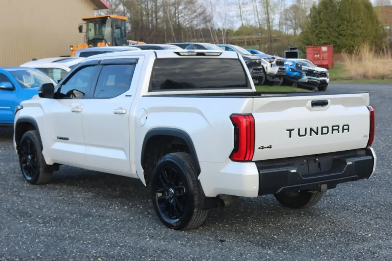 Toyota Tundra снимка Toyota Tundra