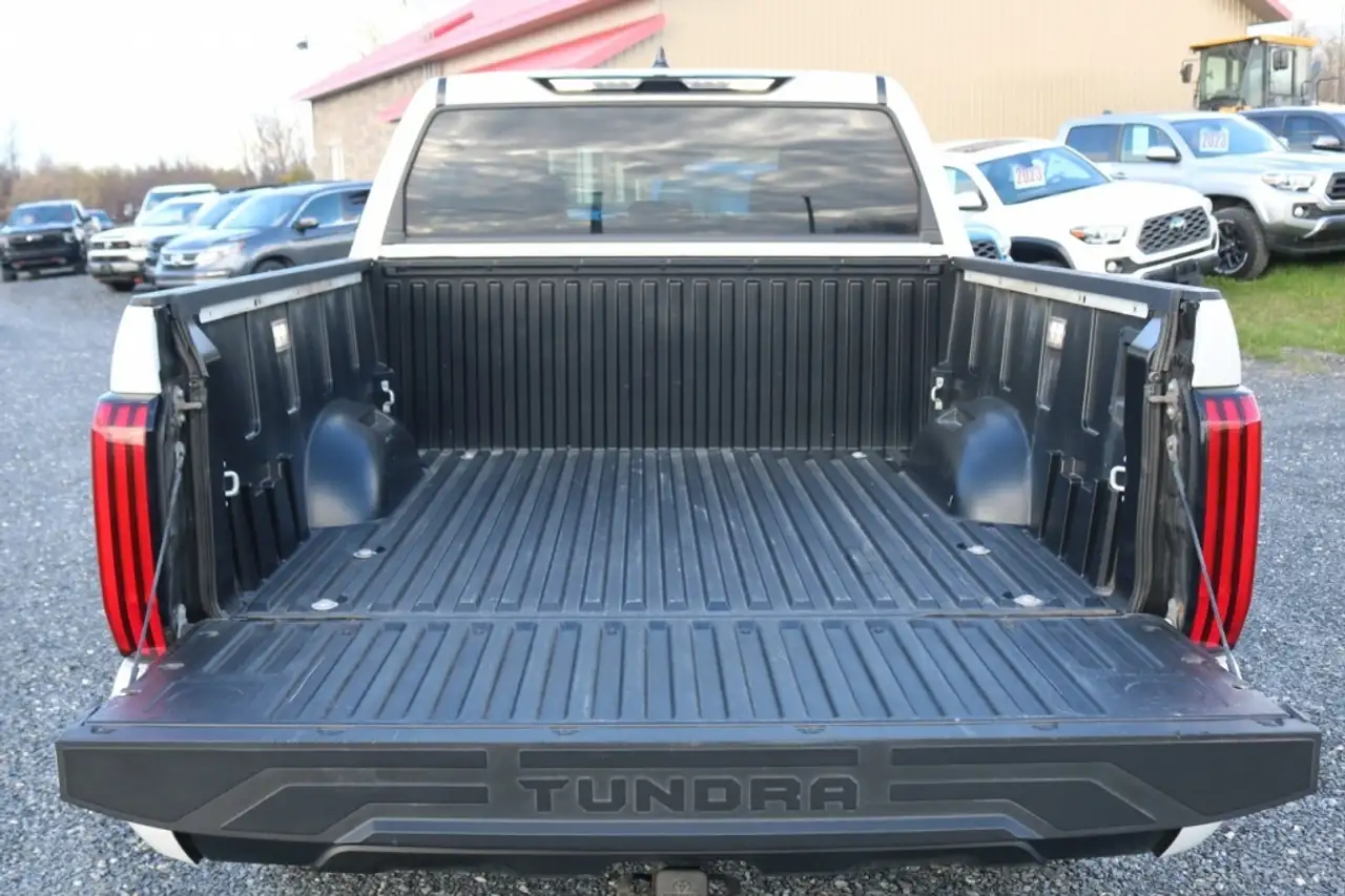 Toyota Tundra снимка Toyota Tundra