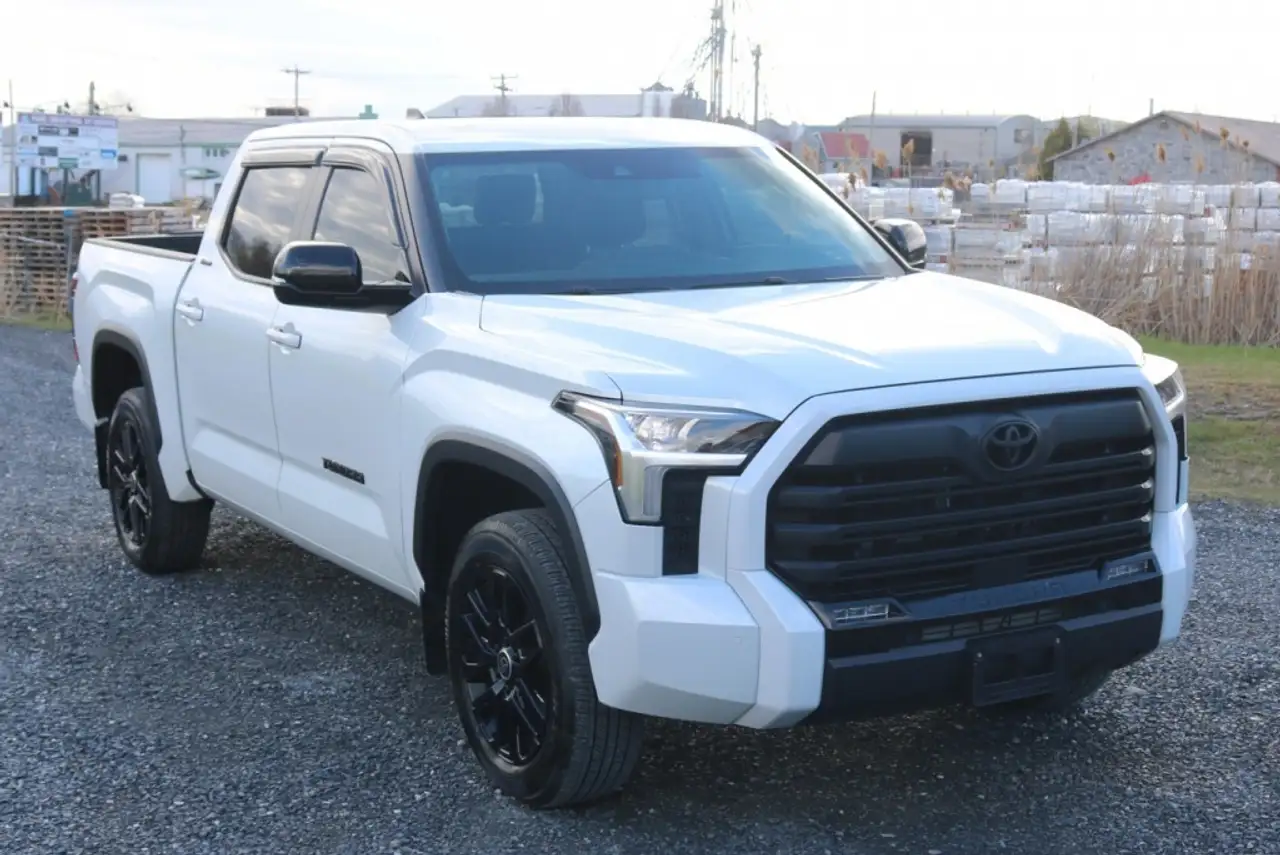 Toyota Tundra снимка Toyota Tundra