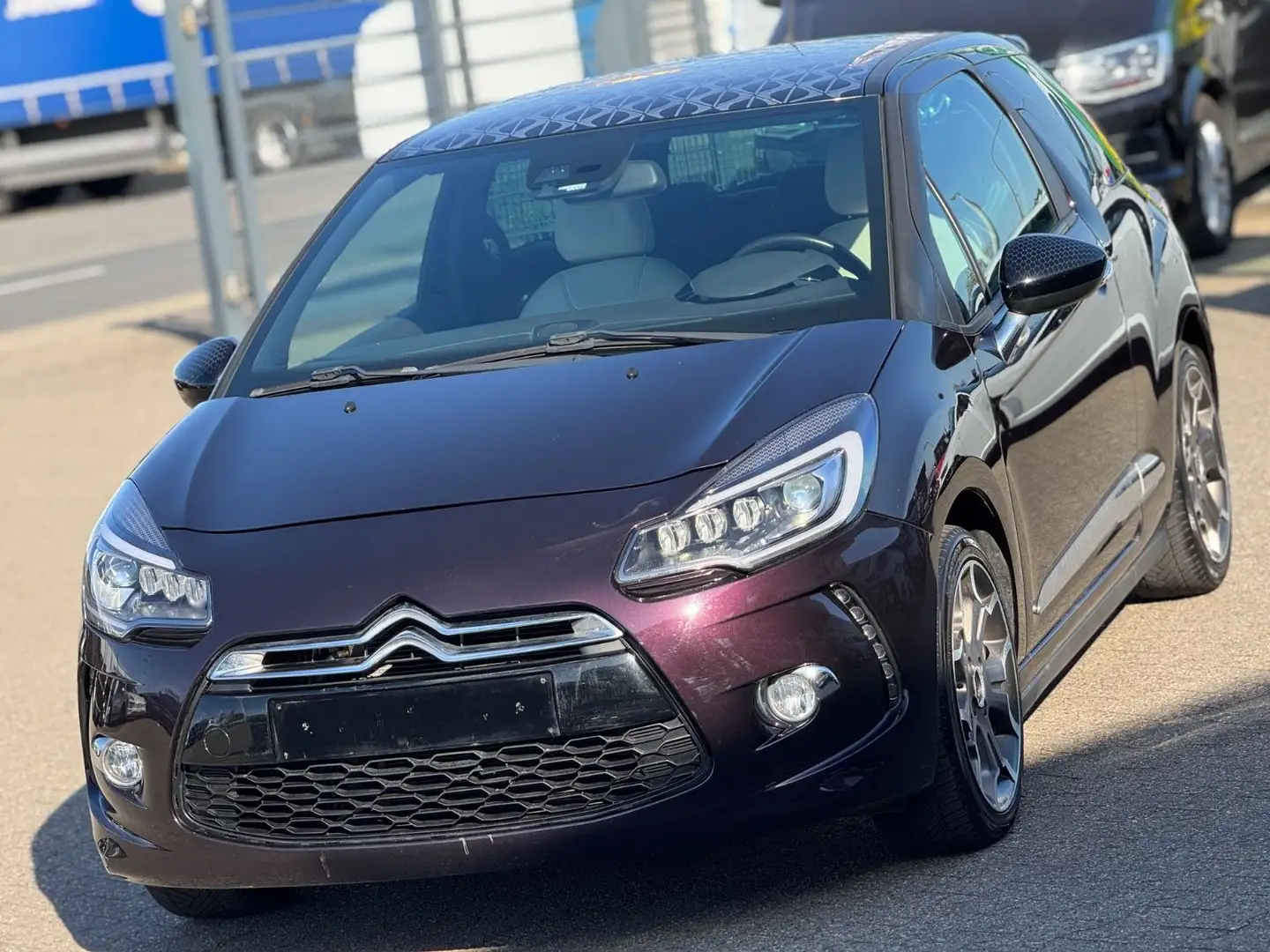 Citroen DS3 SportChic Euro5,Klimaaut.,Leder,Xenon Schwarz - 1