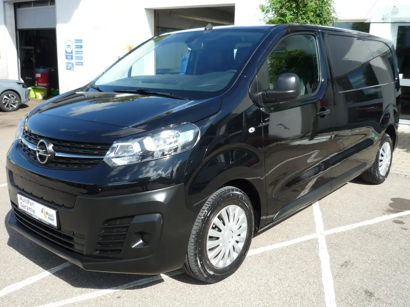Opel Vivaro Vivaro-e Cargo M (50-kWh) Edition Schwarz - 1