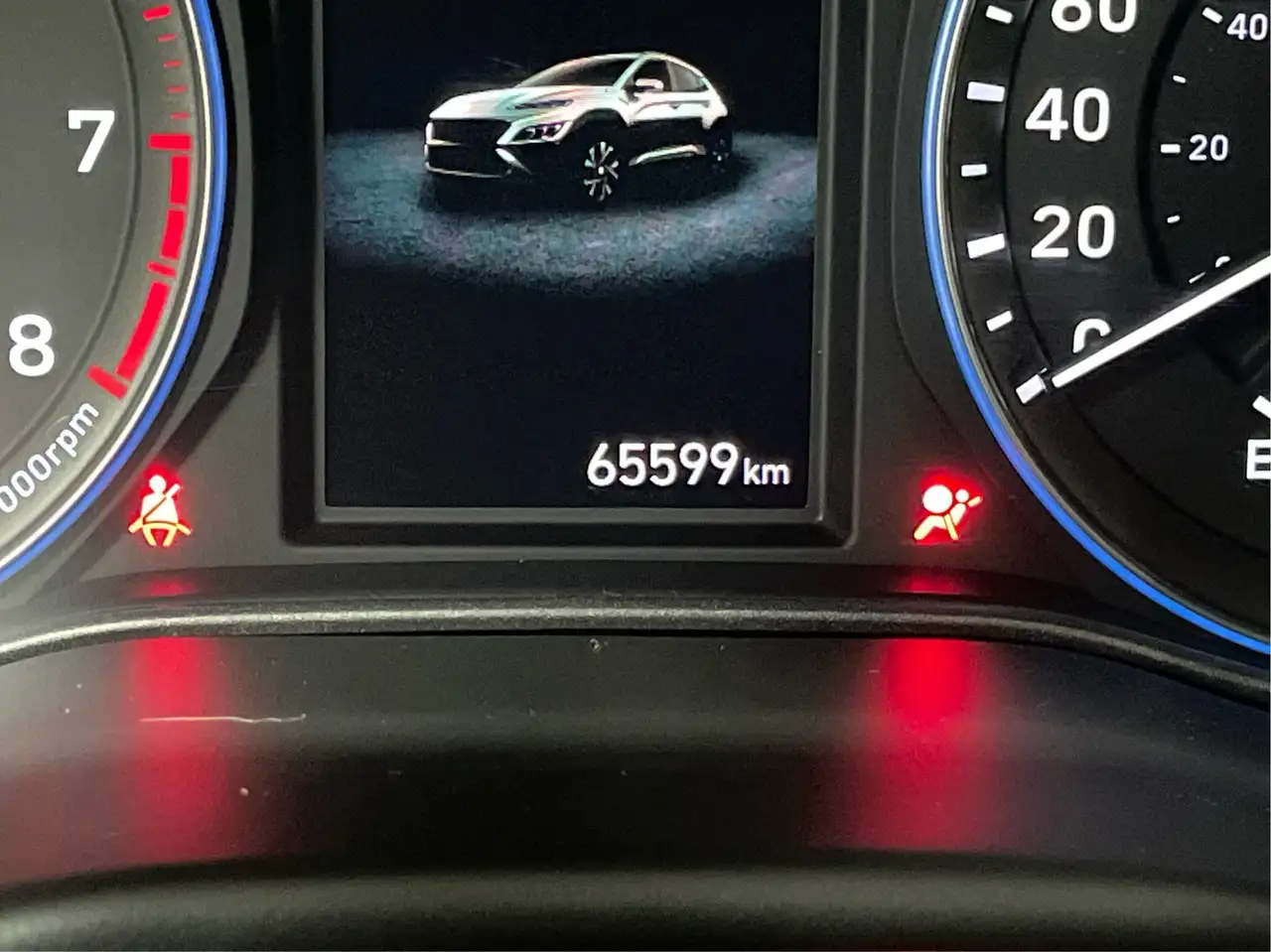 Hyundai KONA снимка Hyundai KONA