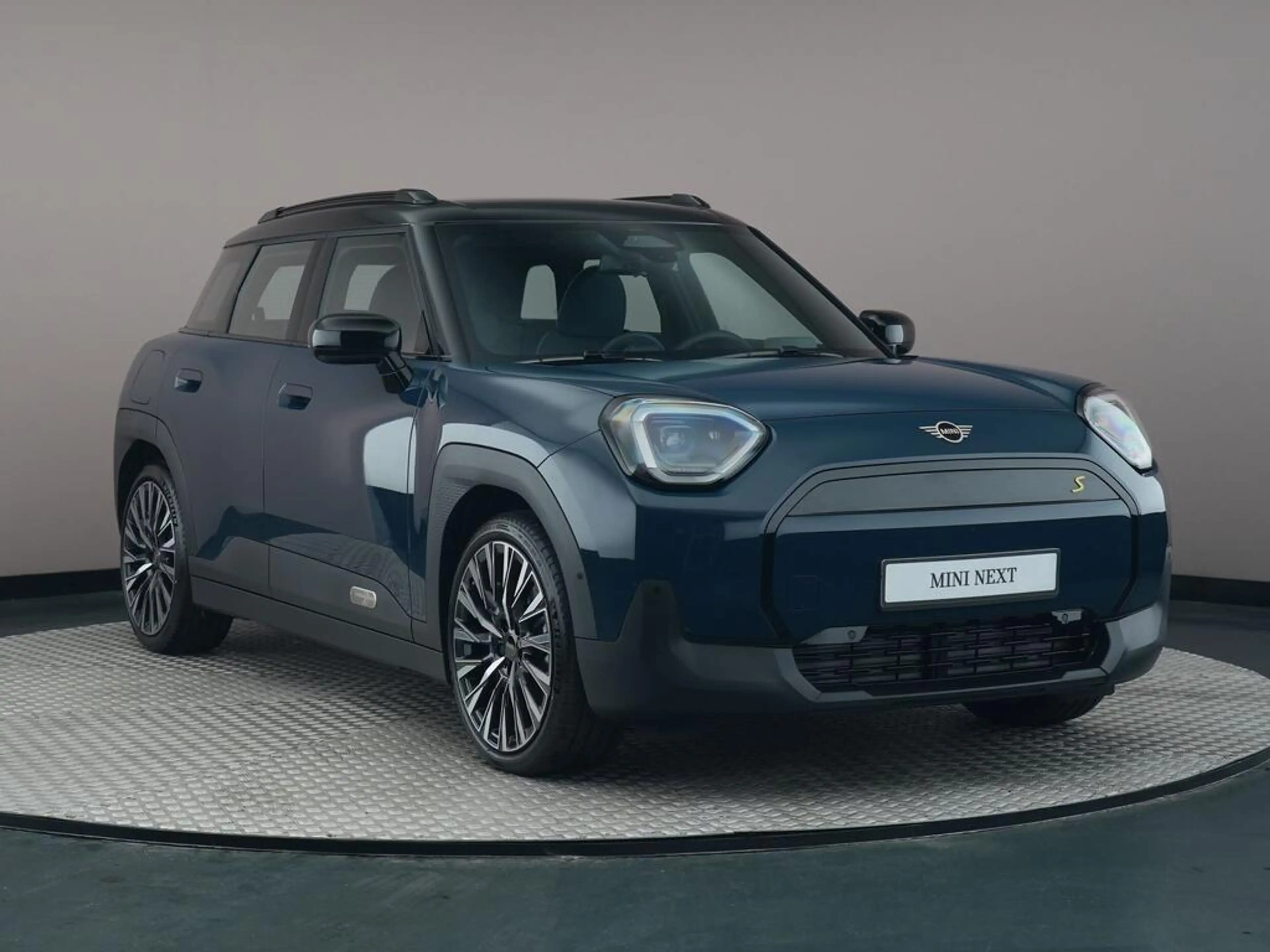 MINI Aceman SE Classic S 54.2 kWh — photo 3