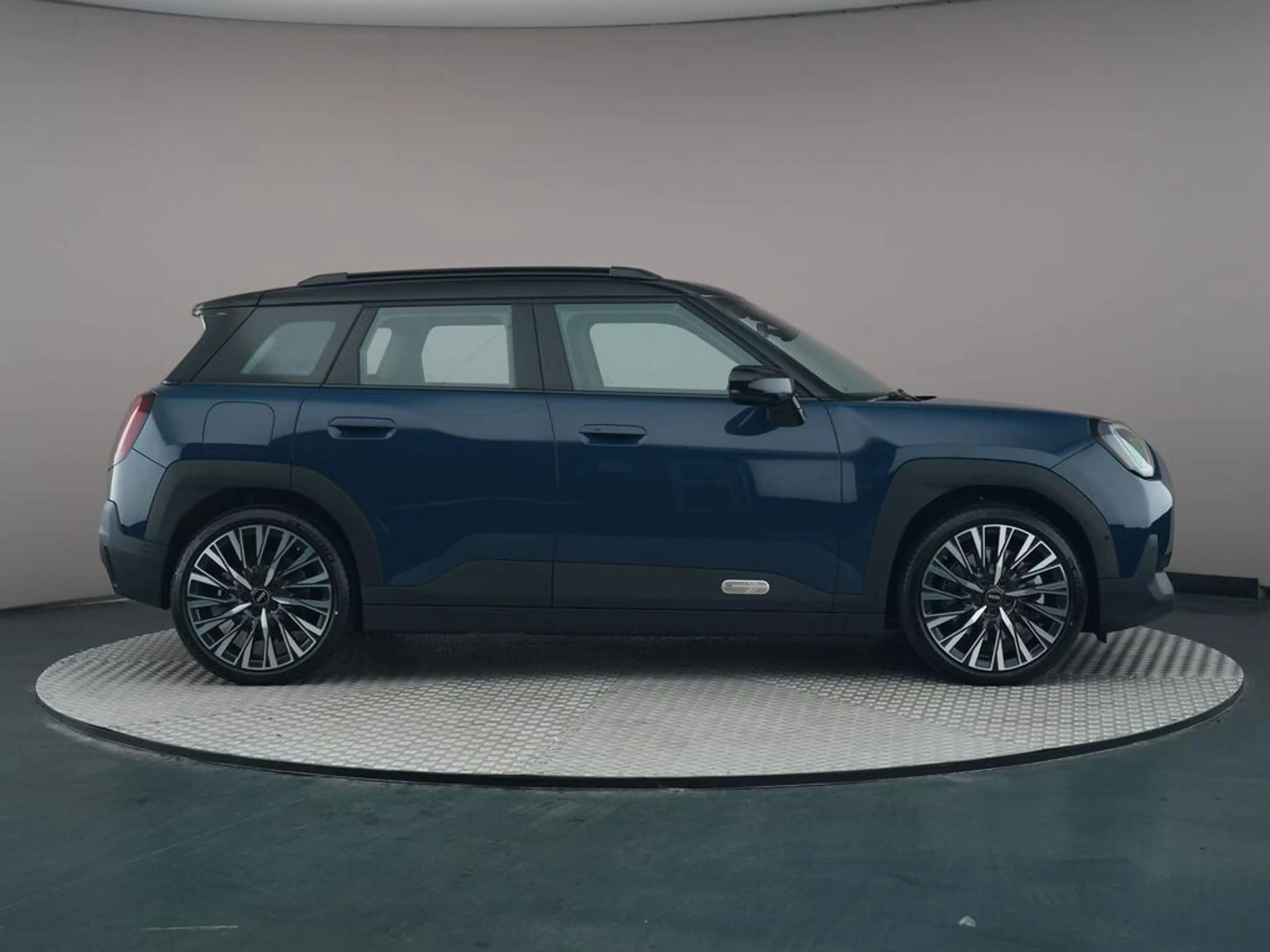 MINI Aceman SE Classic S 54.2 kWh — photo 7
