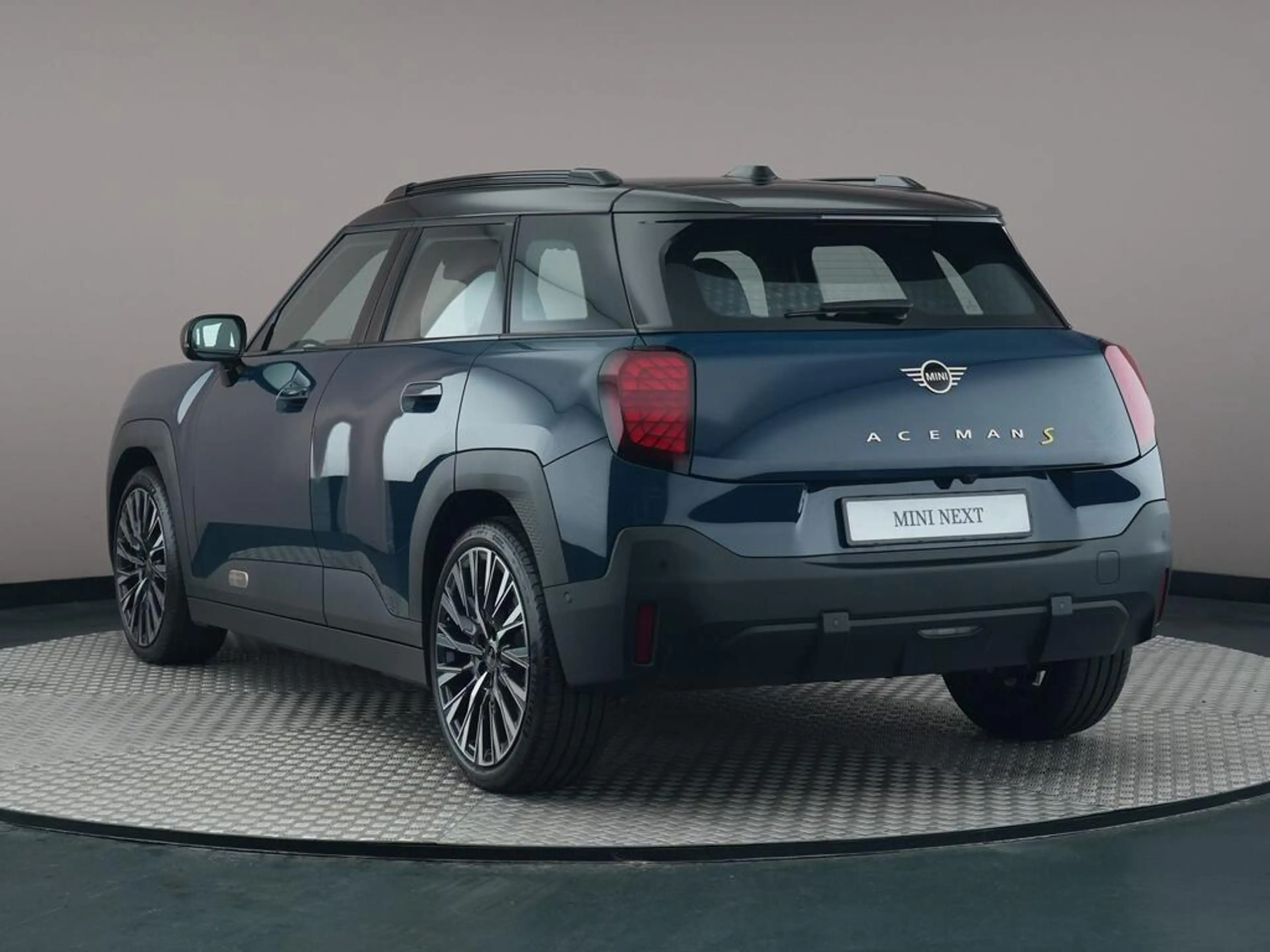 MINI Aceman SE Classic S 54.2 kWh — photo 11