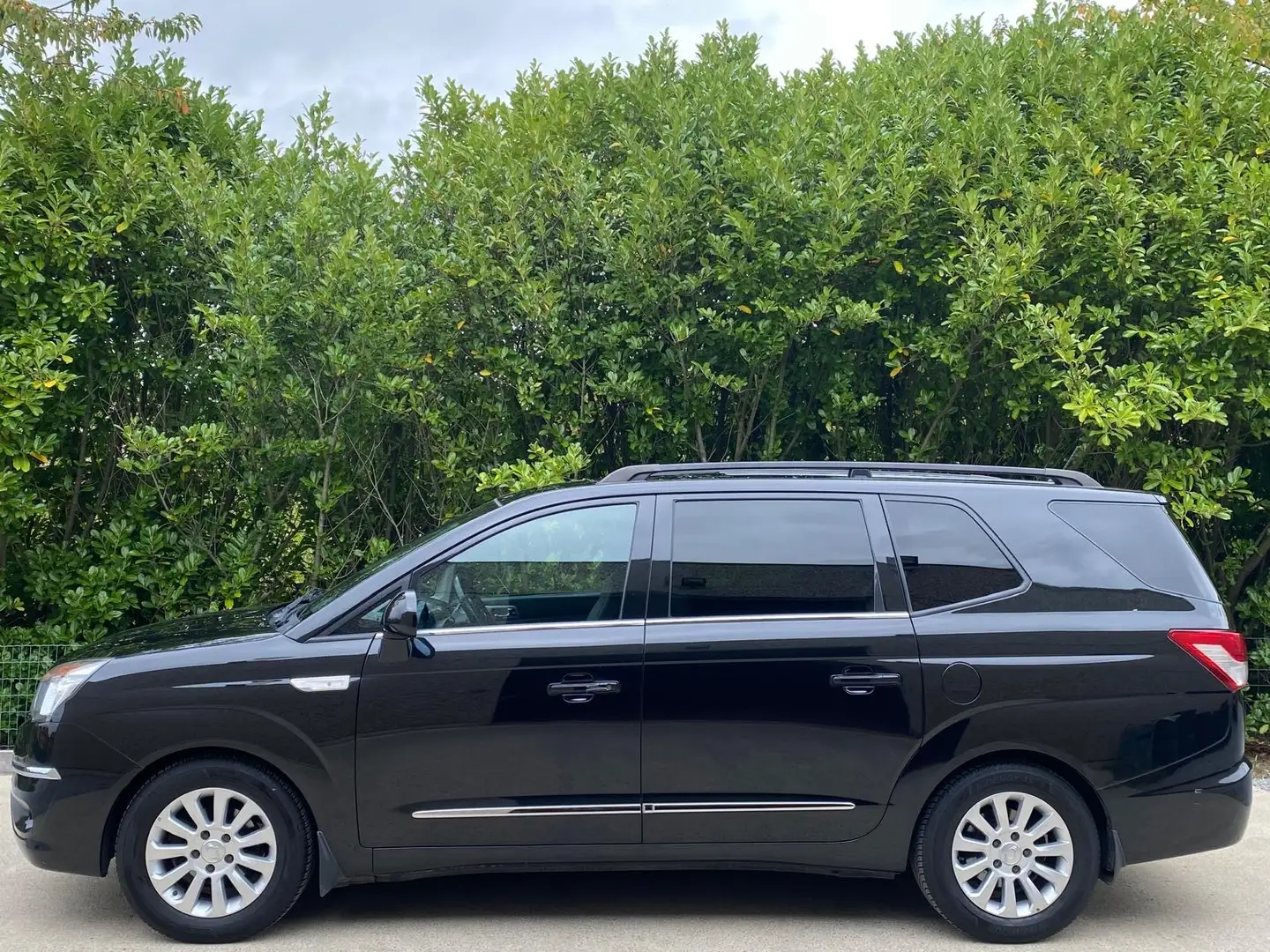 SsangYong Rodius 2.0 SV200e-XDi 4WD 155CV 7 pl CARNET NAVI CAMERA!! Fekete - 2