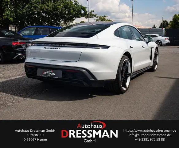 Porsche Taycan view 4