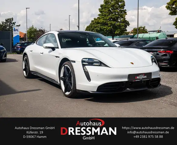 Porsche Taycan view 3