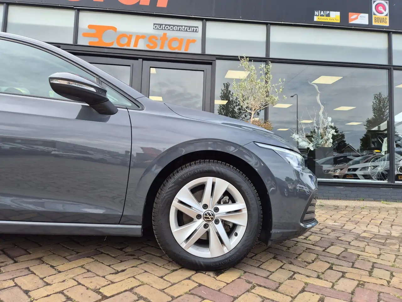 Volkswagen Golf 1.0 eTSI Life Car-Play Camera Cruise, миниатюра 9