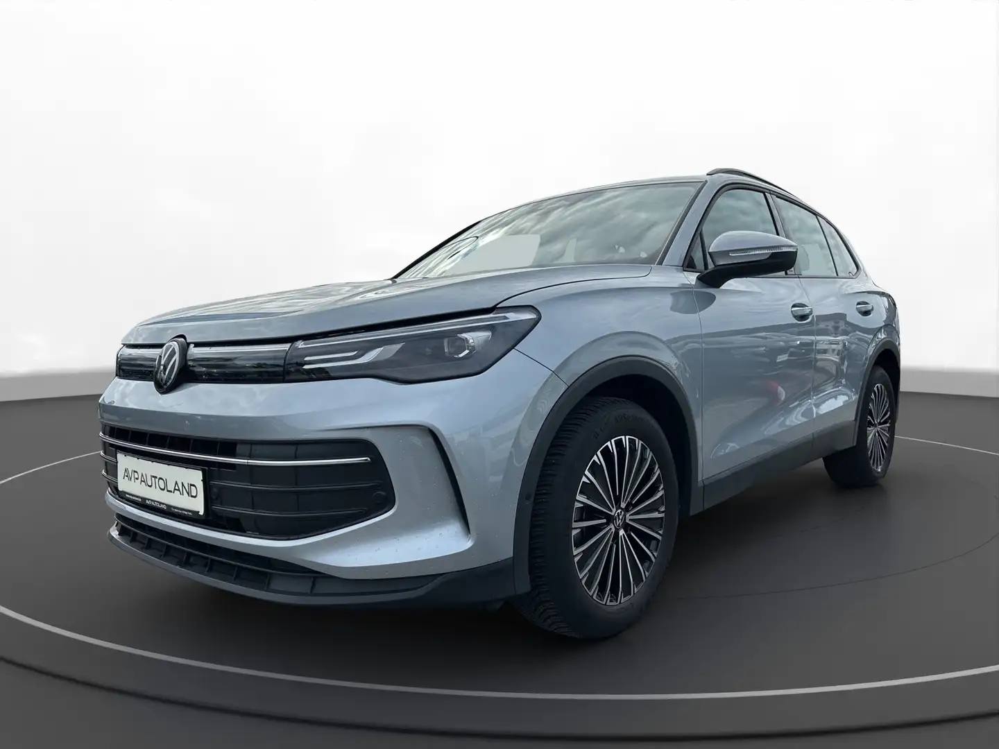 Volkswagen Tiguan 1.5 eTSI DSG Life | PANO | NAVI | AHK | Silber - 2