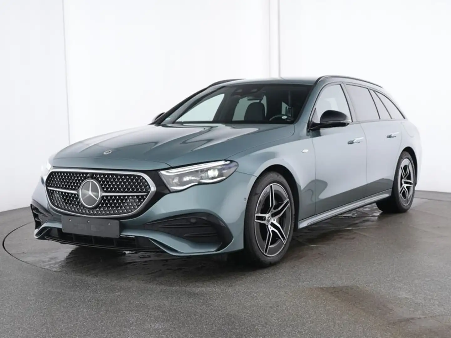 Mercedes-Benz E 300 e T Edition AMG*Burmester*AHK*Night*Winter Silber - 1