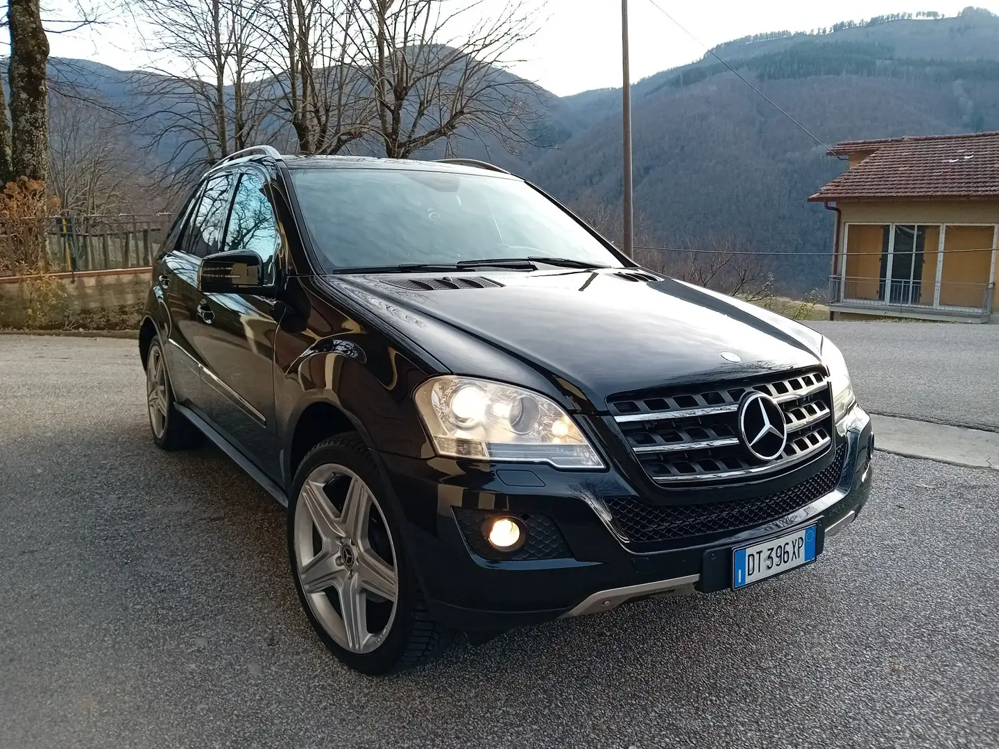 Mercedes-Benz ML 320 cdi premium auto Чорний - 1