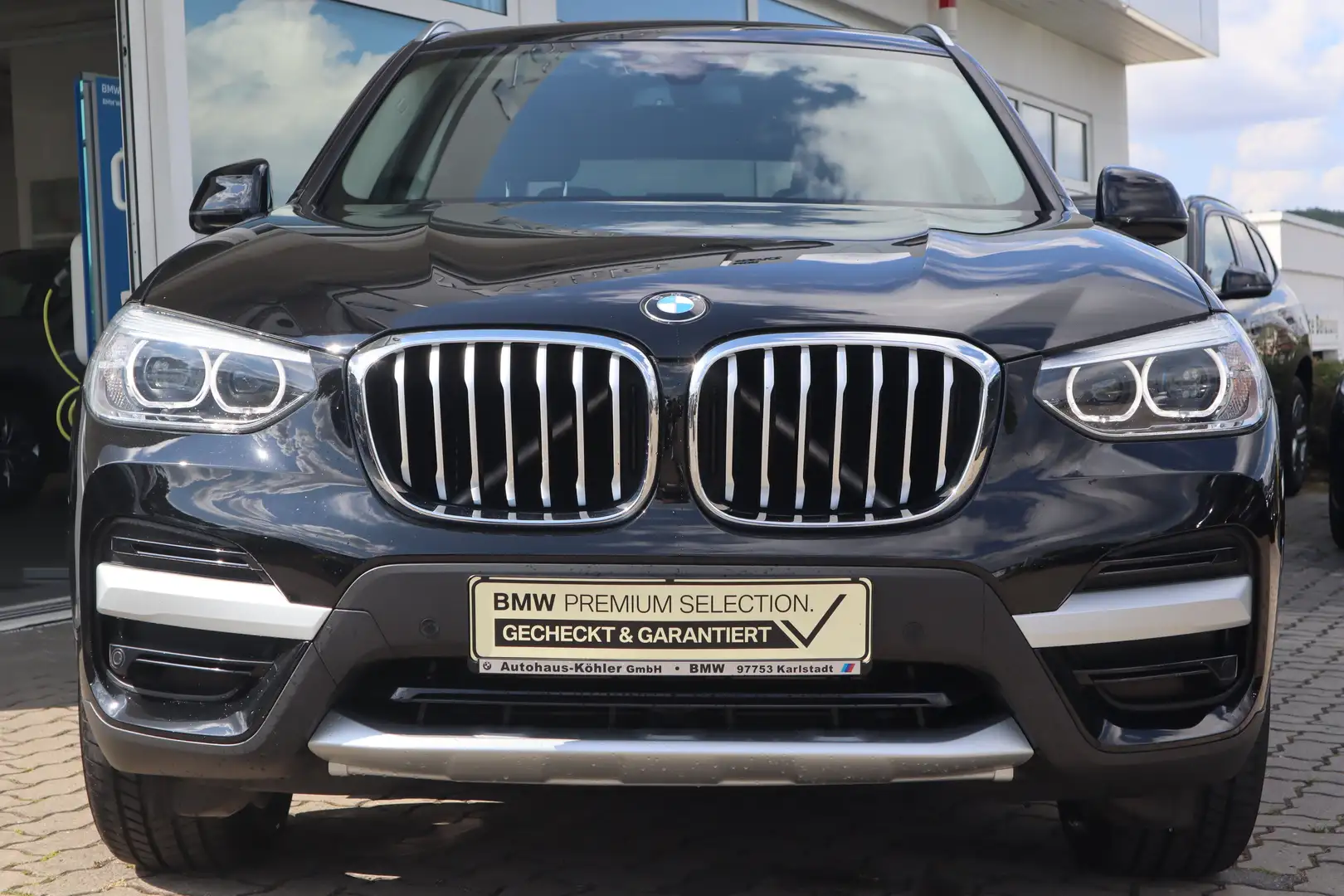 BMW X3 xDrive30e xLine Head-Up HiFi DAB LED AHK Shz Schwarz - 2