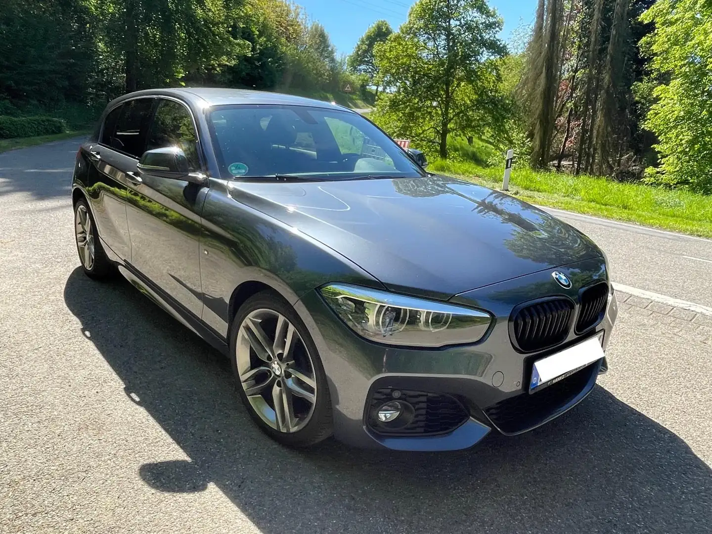 BMW 118 118 i Edition M Sport Shadow Grau - 2