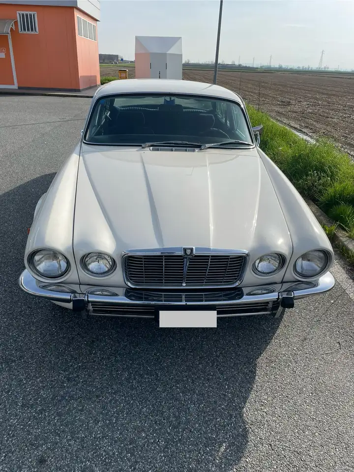Jaguar XJ, foto 3
