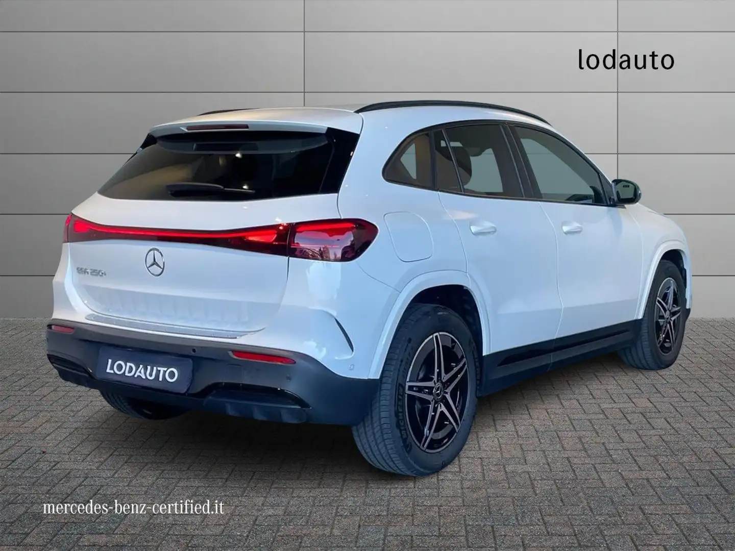 Mercedes-Benz EQA 250 EQA 250+ AMG Line Advanced Blanc - 2