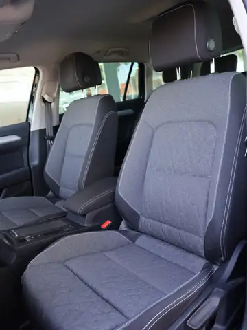 Volkswagen Passat view 14
