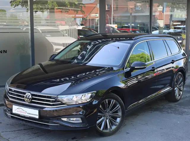 Volkswagen Passat view 2