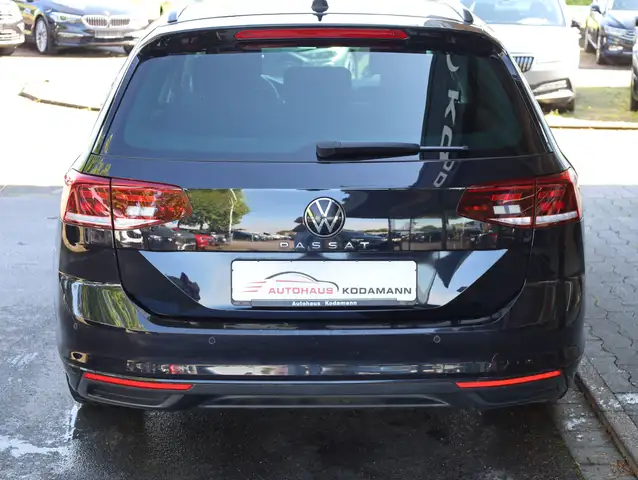 Volkswagen Passat view 9