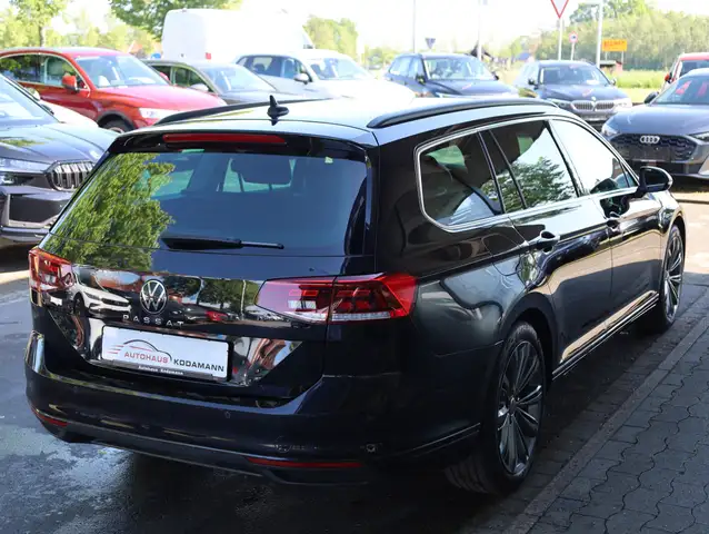 Volkswagen Passat view 10