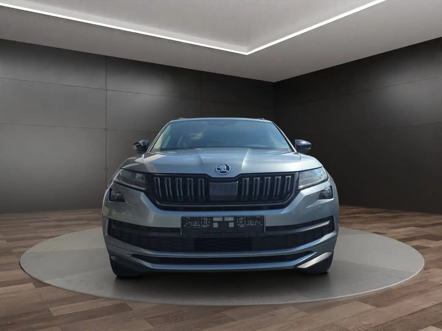 Skoda Kodiaq 2.0 TSI Sportline 4x4 *Alcantara*Nav*Automatik* Grau - 2