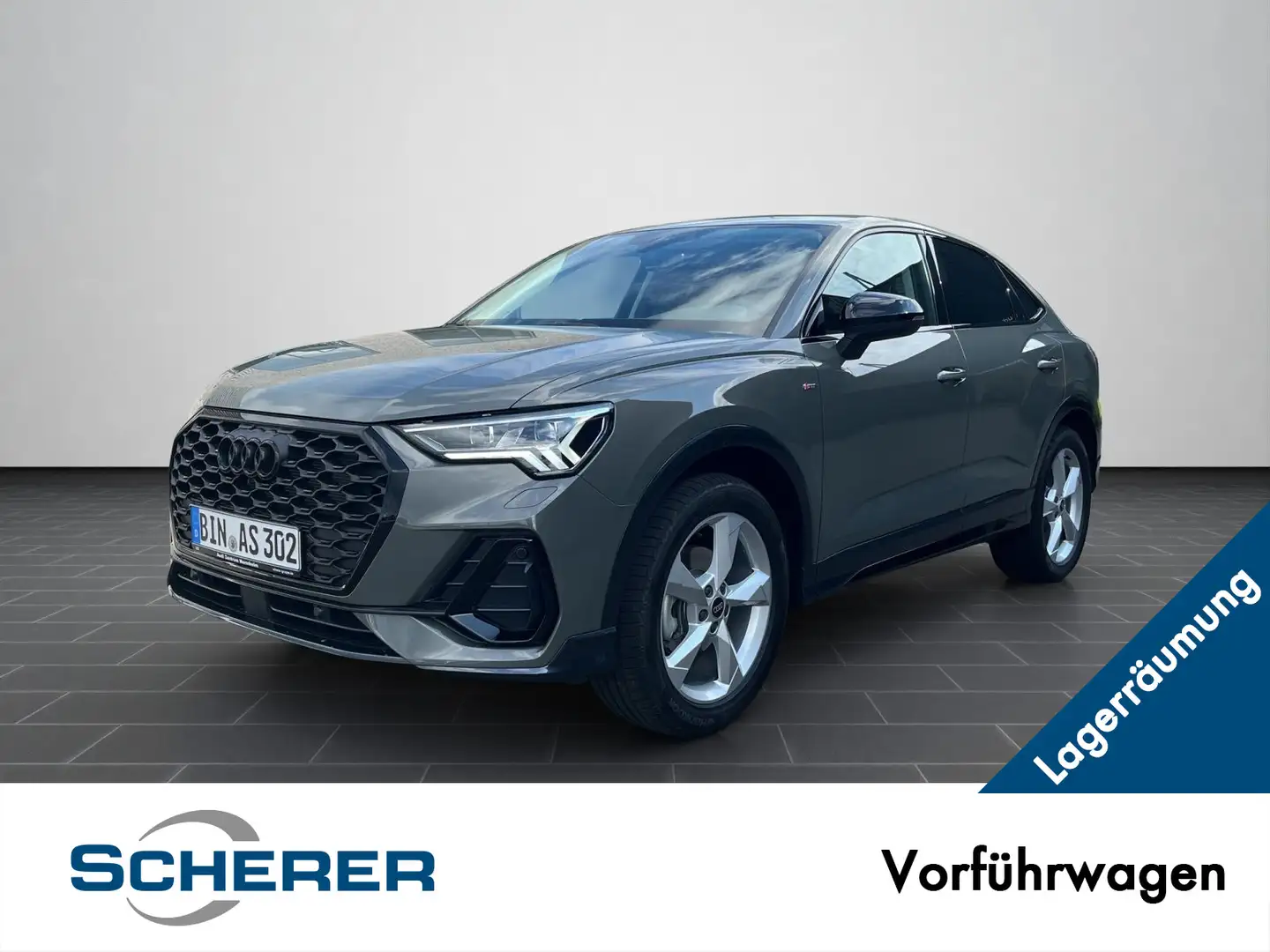 Audi Q3 S line business,AHZV,MATRIX LED, Grau - 1