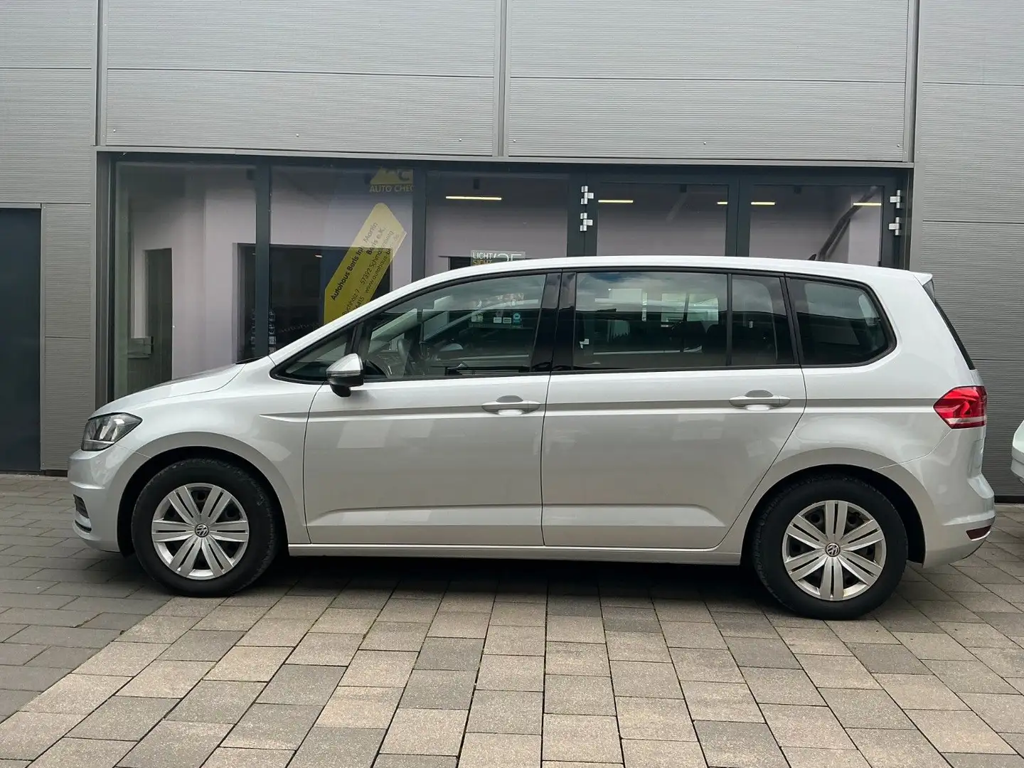 Volkswagen Touran 1,2 TSI Trendline BMT 7-Sitzer+Navi+AHK Argent - 1