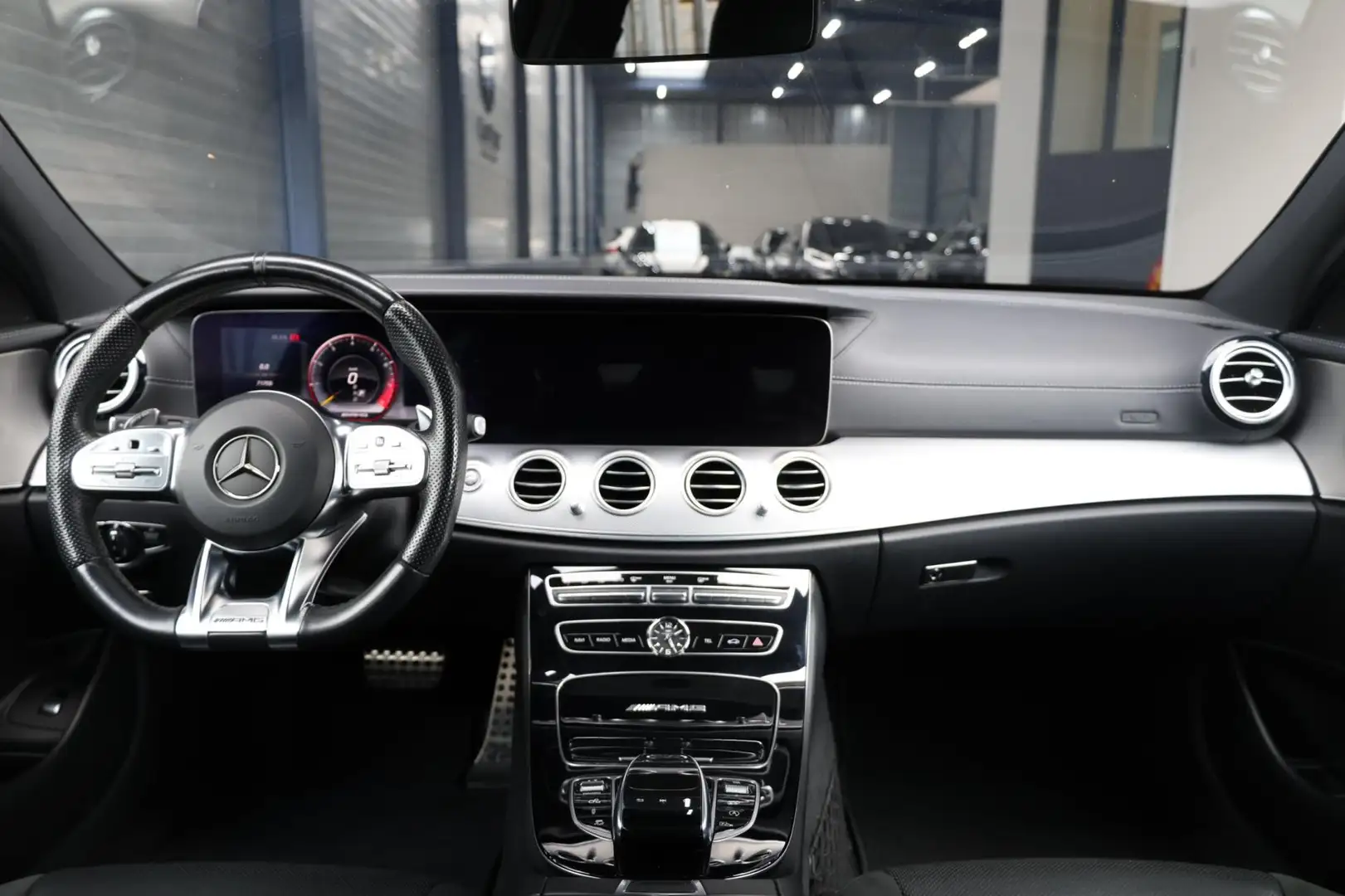 Mercedes-Benz E 63 AMG Estate 4MATIC LED/VIRTUAL/SFEER/MASSAGE+VERKOELING Zwart - 2