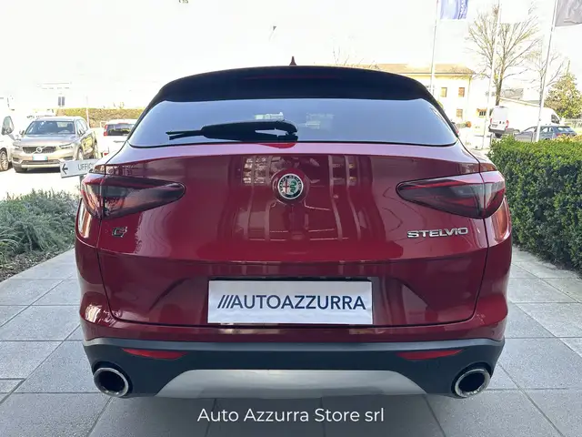 Alfa Romeo Stelvio view 5