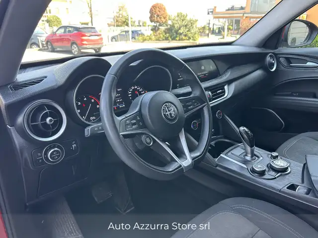 Alfa Romeo Stelvio view 10
