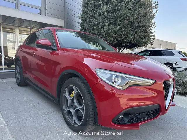 Alfa Romeo Stelvio view 3