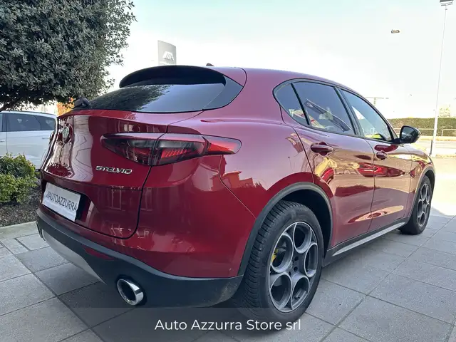 Alfa Romeo Stelvio view 4