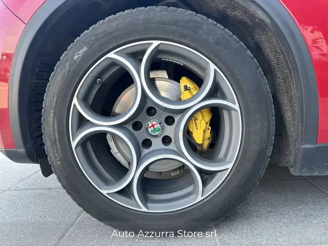 Alfa Romeo Stelvio view 7