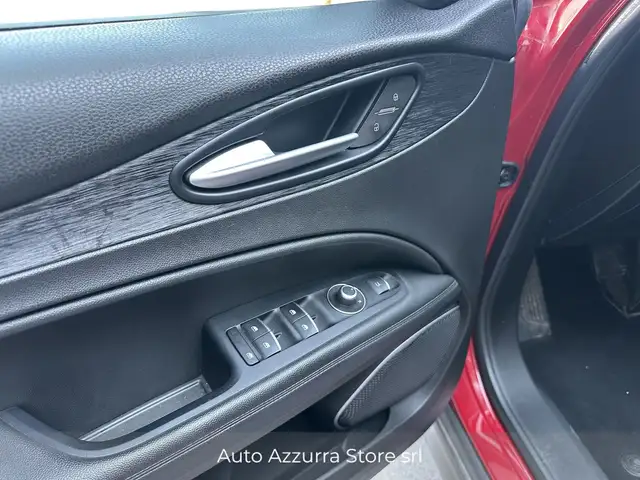 Alfa Romeo Stelvio view 13