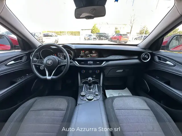 Alfa Romeo Stelvio view 11