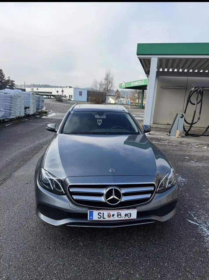Mercedes-Benz E 220