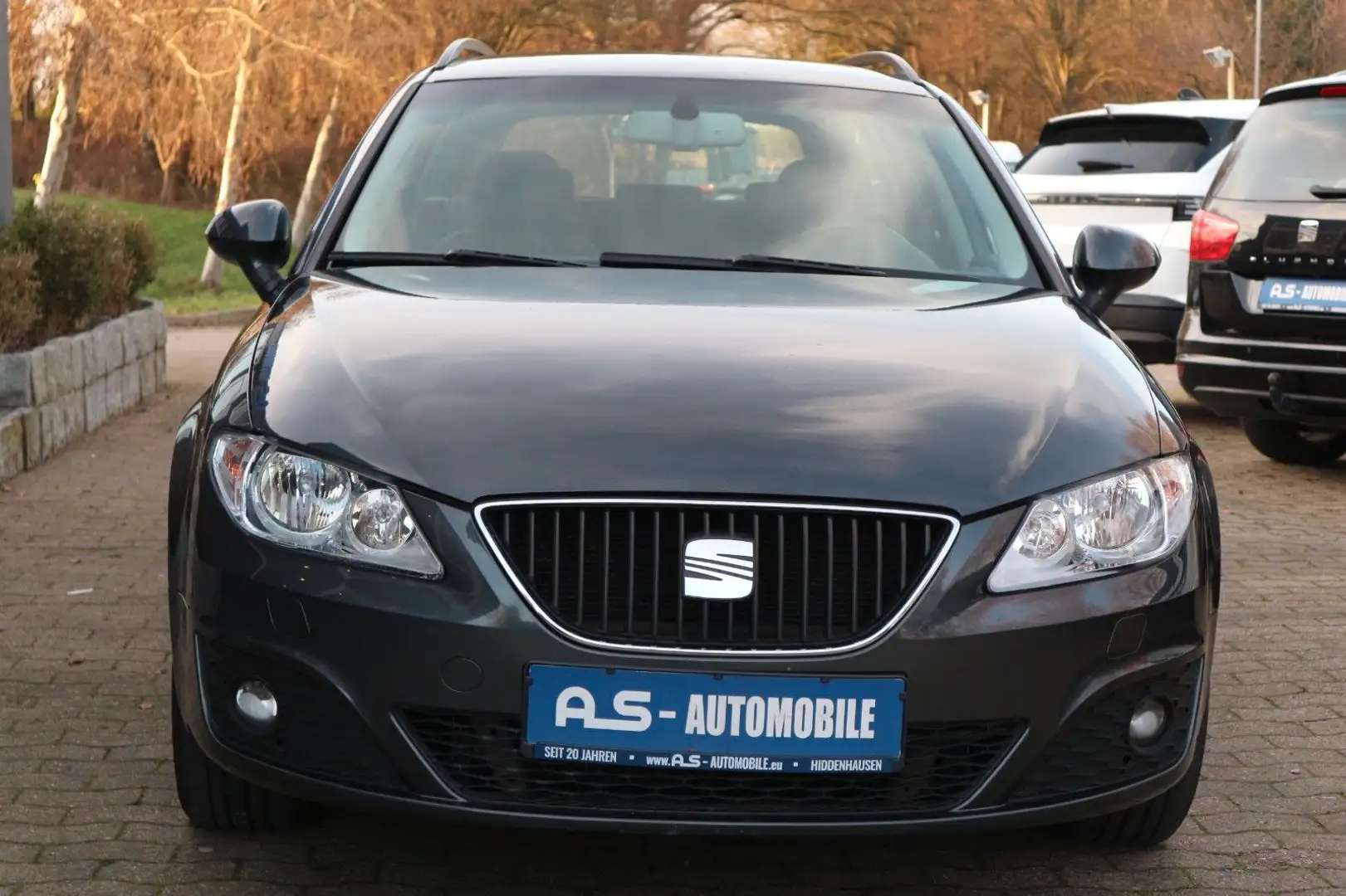 SEAT Exeo ST Style *2.HAND/TEMPO/KLIMAAUTO/PDC* Grau - 2