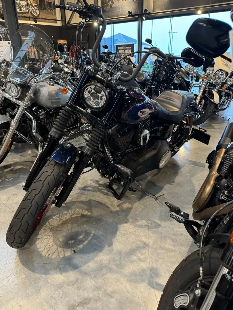 Harley-Davidson Street Bob Dyna Limited Bleu - 1