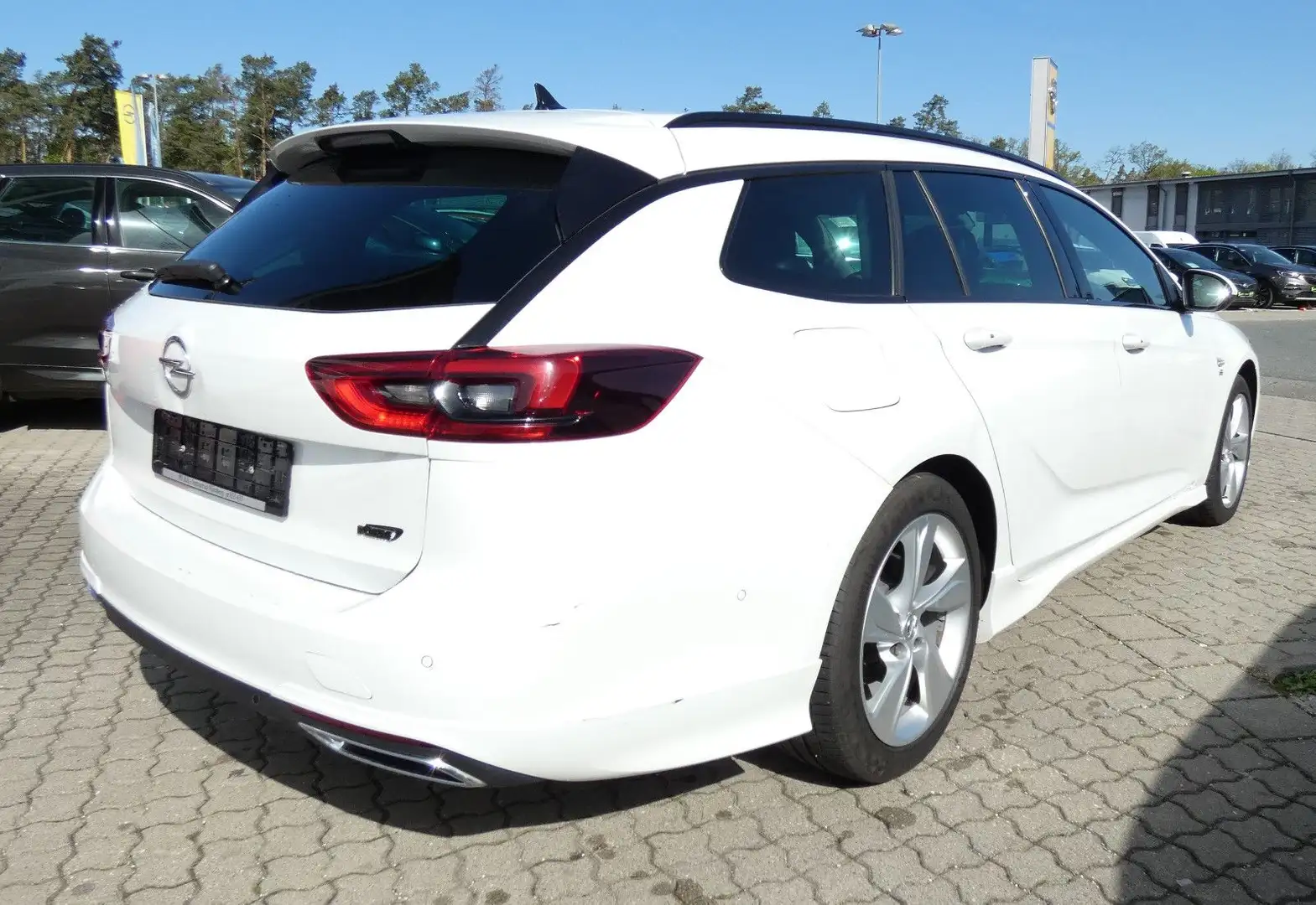 Opel Insignia 2.0 CDTI ST Exclusive OPC-Line 360°Navi Weiß - 2