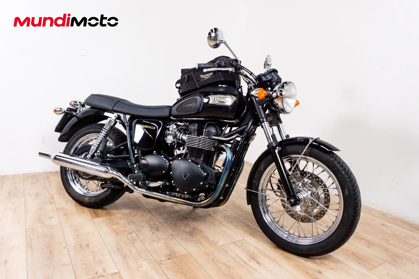 Triumph Bonneville T100 - 2
