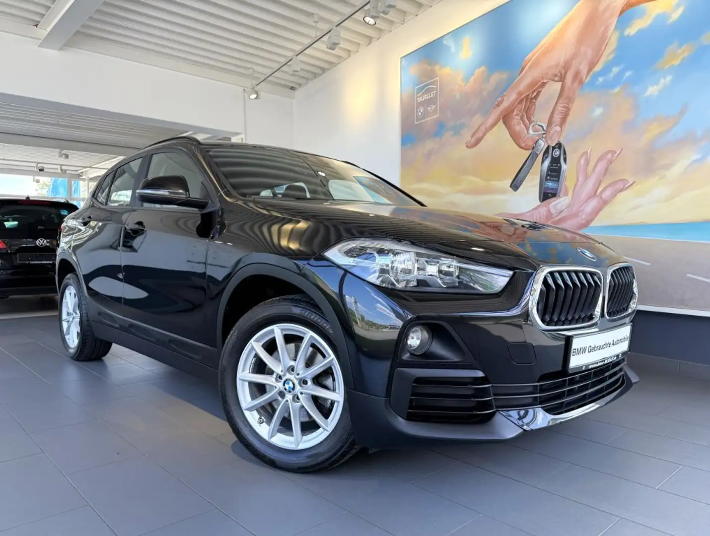 BMW X2 sDrive18i Aut. TEMP+AHK+SITZH+NAVI+PDC Nero - 2
