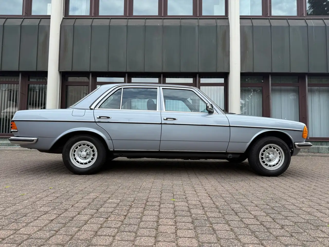 Mercedes-Benz 280