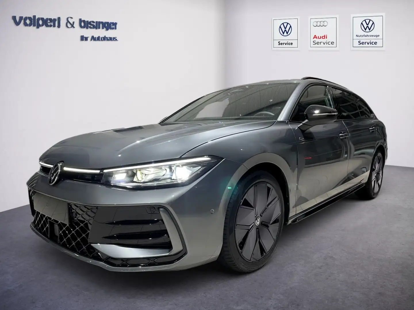 Volkswagen Passat R-Line 1,5 l eTSI DSG*Panorama*AHK* Grigio - 1