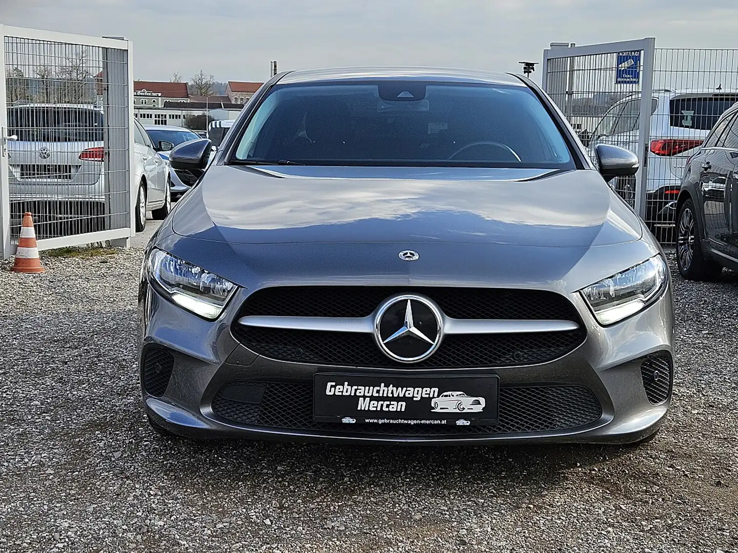 Mercedes-Benz A 180 d Limousine !! 2.0 Mercedes Benz Motor !! Grau - 2