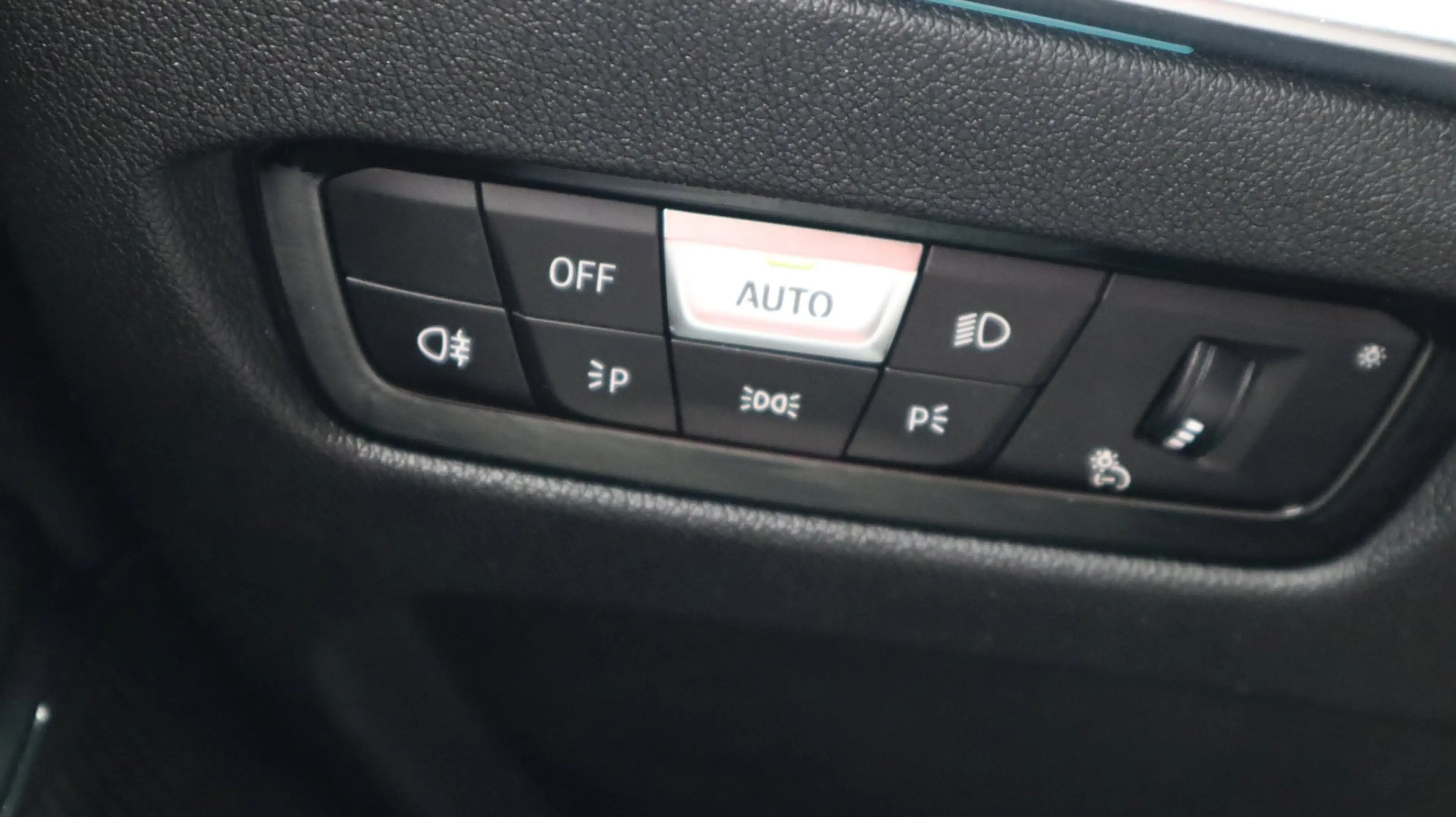 BMW 330 3-serie 330e SOH95% M-Pakket Pro Matrix Pano Trekh — photo 24