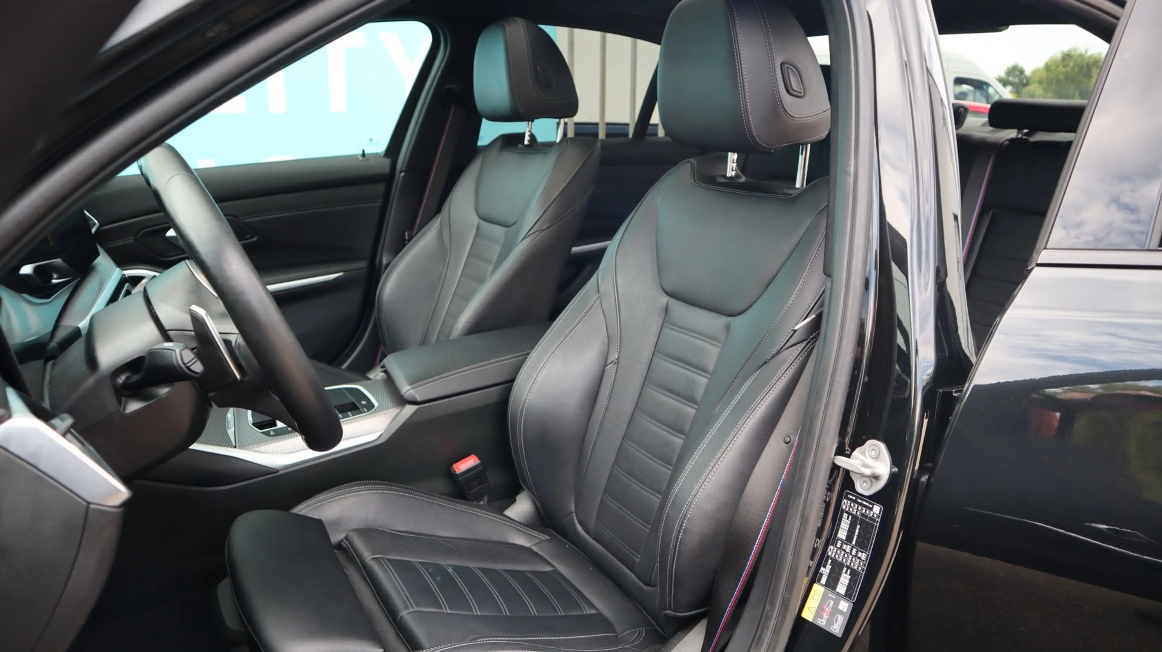 BMW 330 3-serie 330e SOH95% M-Pakket Pro Matrix Pano Trekh — photo 17