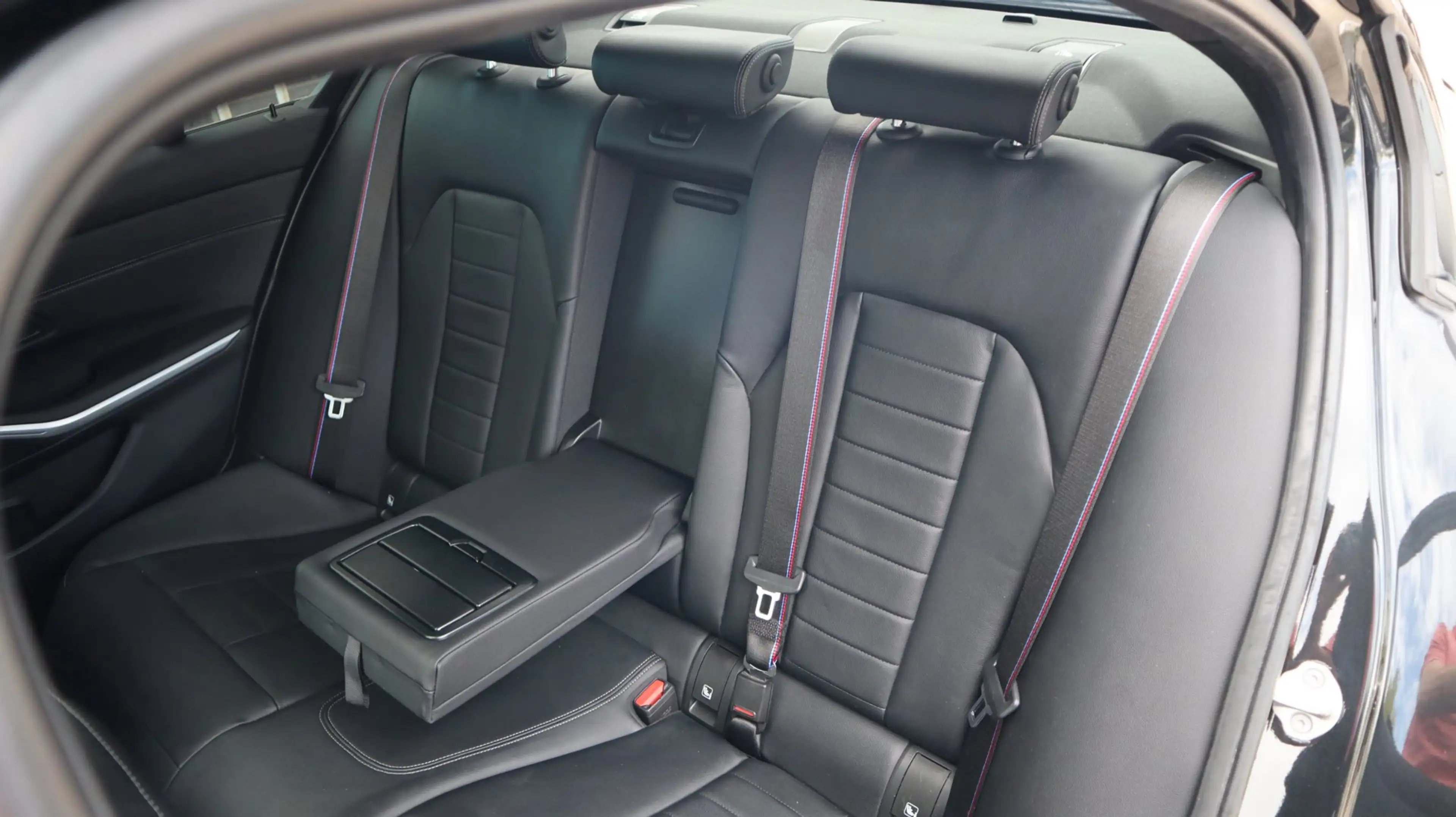 BMW 330 3-serie 330e SOH95% M-Pakket Pro Matrix Pano Trekh — photo 18