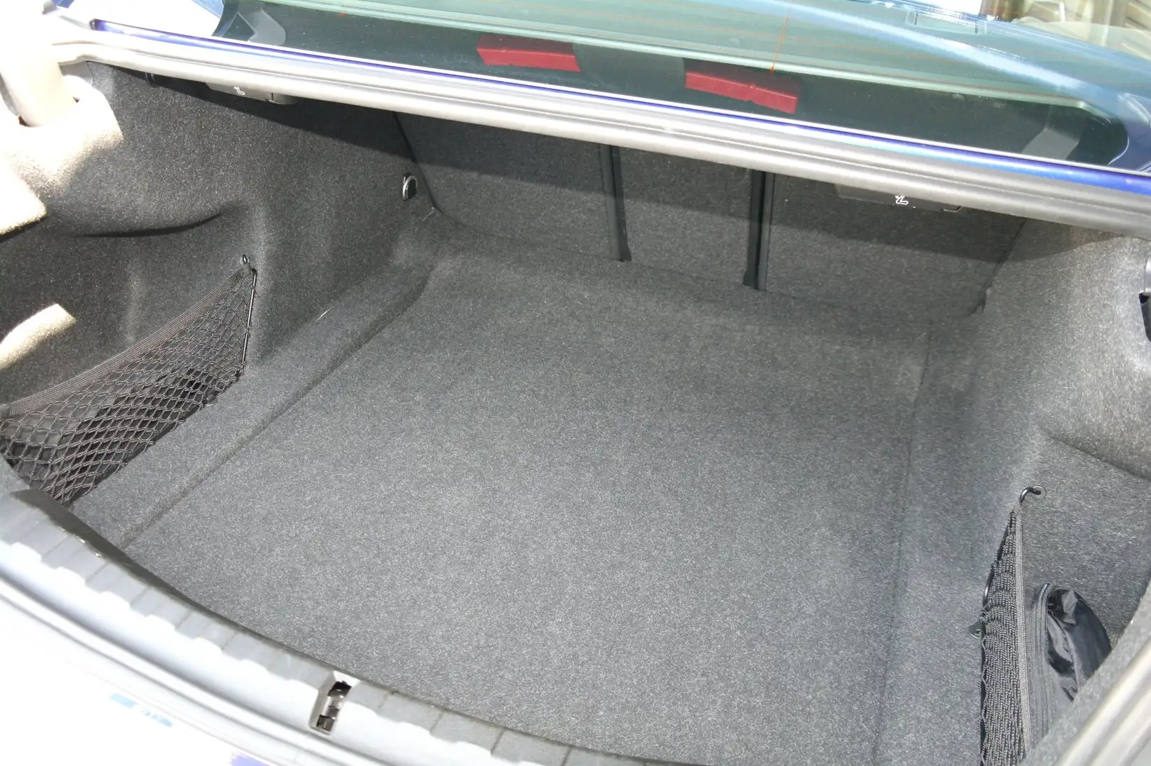 BMW 320 320d xDrive Blau - 2