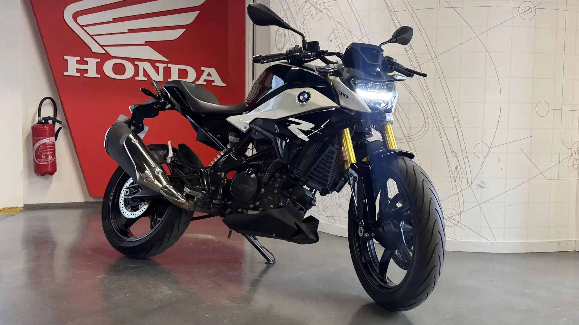 BMW G 310 R - 1